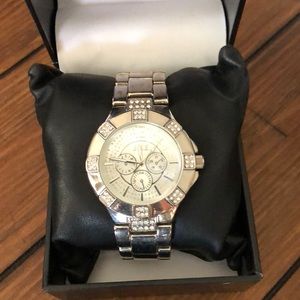 Buckle BKE studded watch